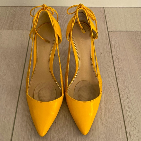 Pre worn Zara Yellow Heels - Picture 2 of 8